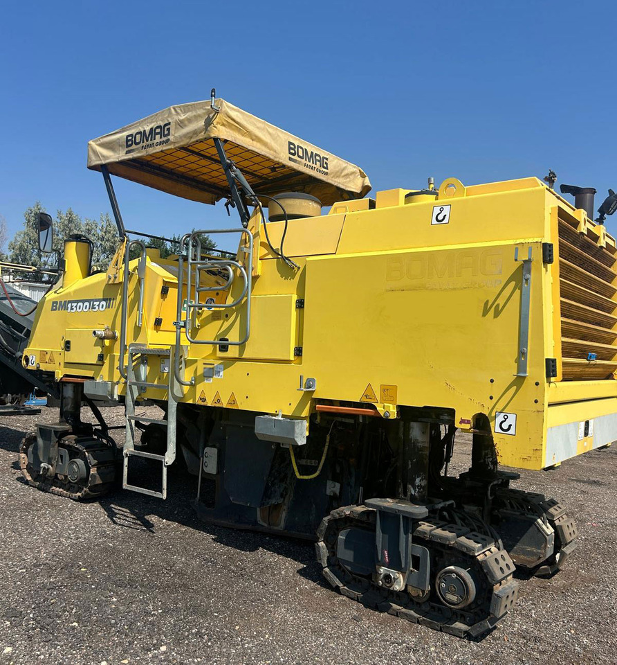 Bomag BM 1300/30 - Fraiseuse à froid: photos 3 Bomag BM 1300/30 - Fraiseuse à froid: photos 3