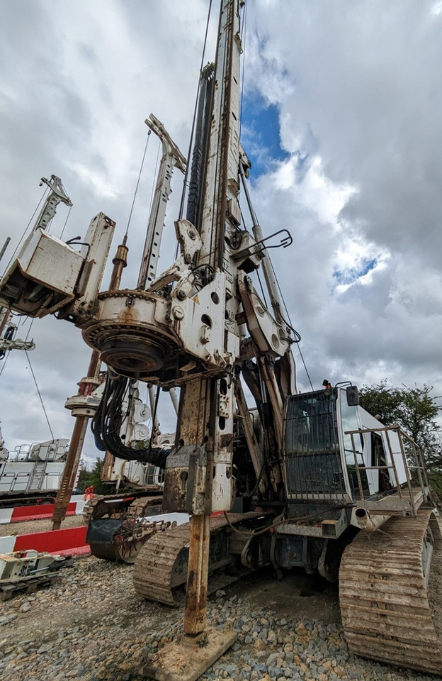 Casagrande B275-2 - Mât de battage: photos 3 Casagrande B275-2 - Mât de battage: photos 3