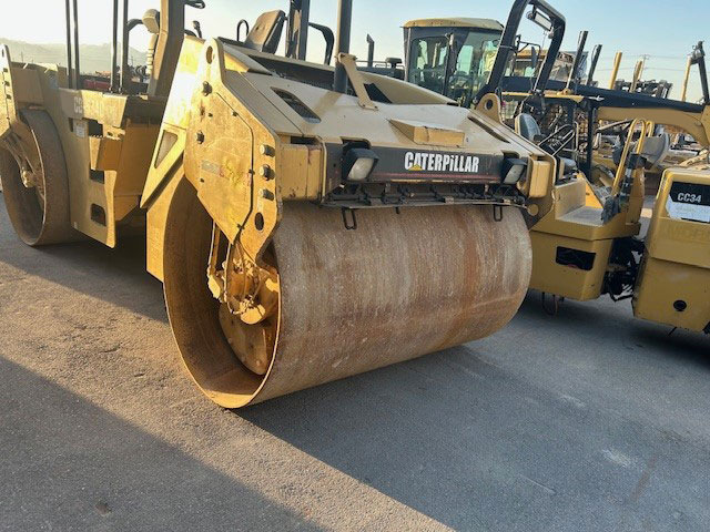 Caterpillar CB-543D XW - Compacteur: photos 4 Caterpillar CB-543D XW - Compacteur: photos 4