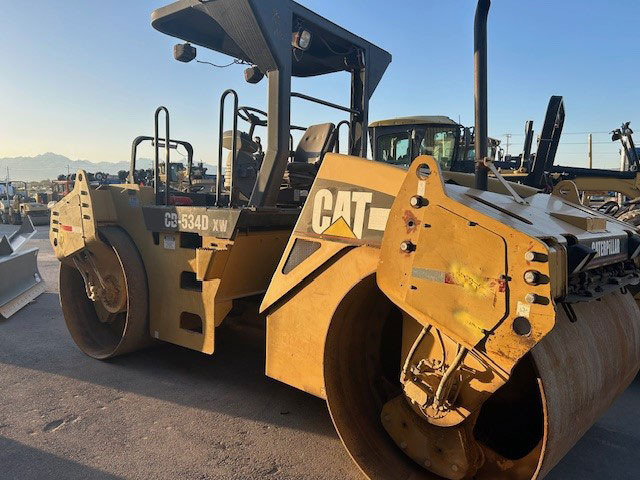 Caterpillar CB-543D XW - Compacteur: photos 2 Caterpillar CB-543D XW - Compacteur: photos 2