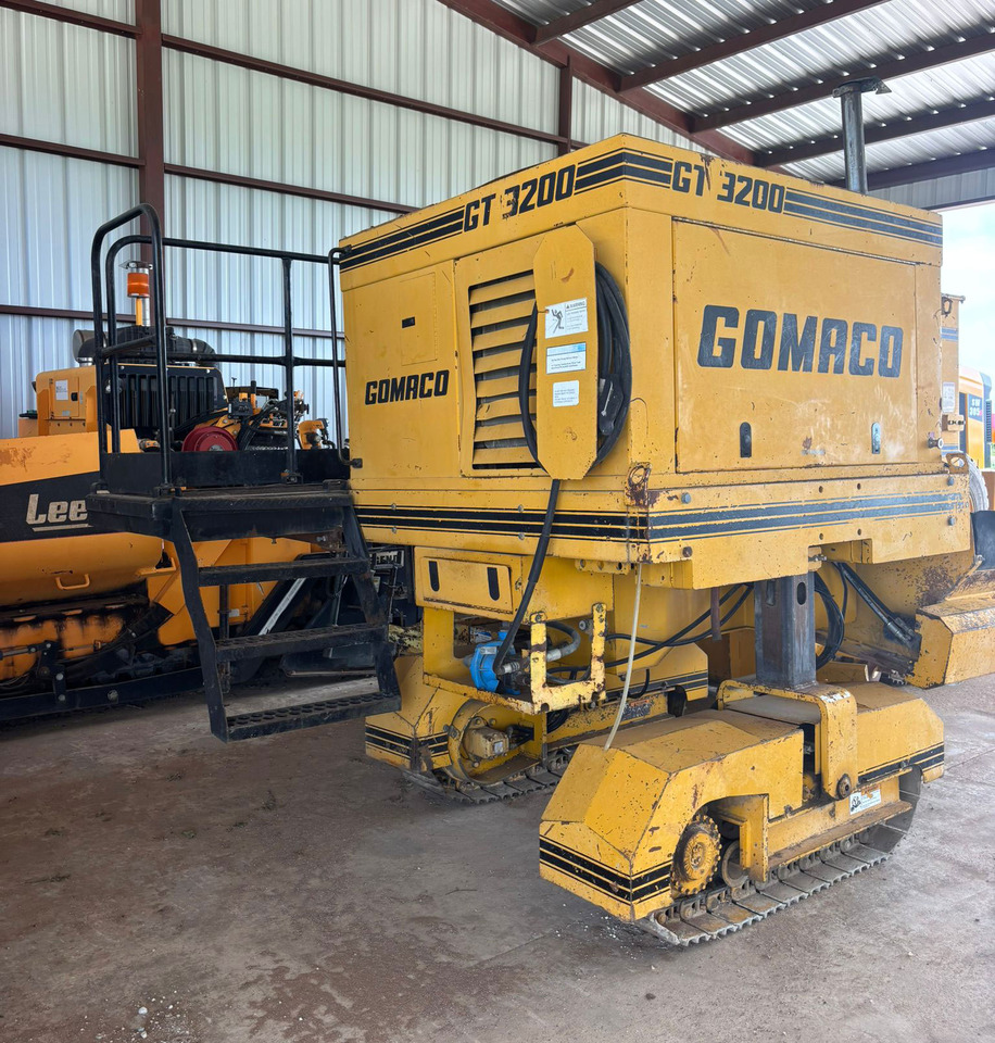 Gomaco GT-3200 - Finisseur: photos 1 Gomaco GT-3200 - Finisseur: photos 1