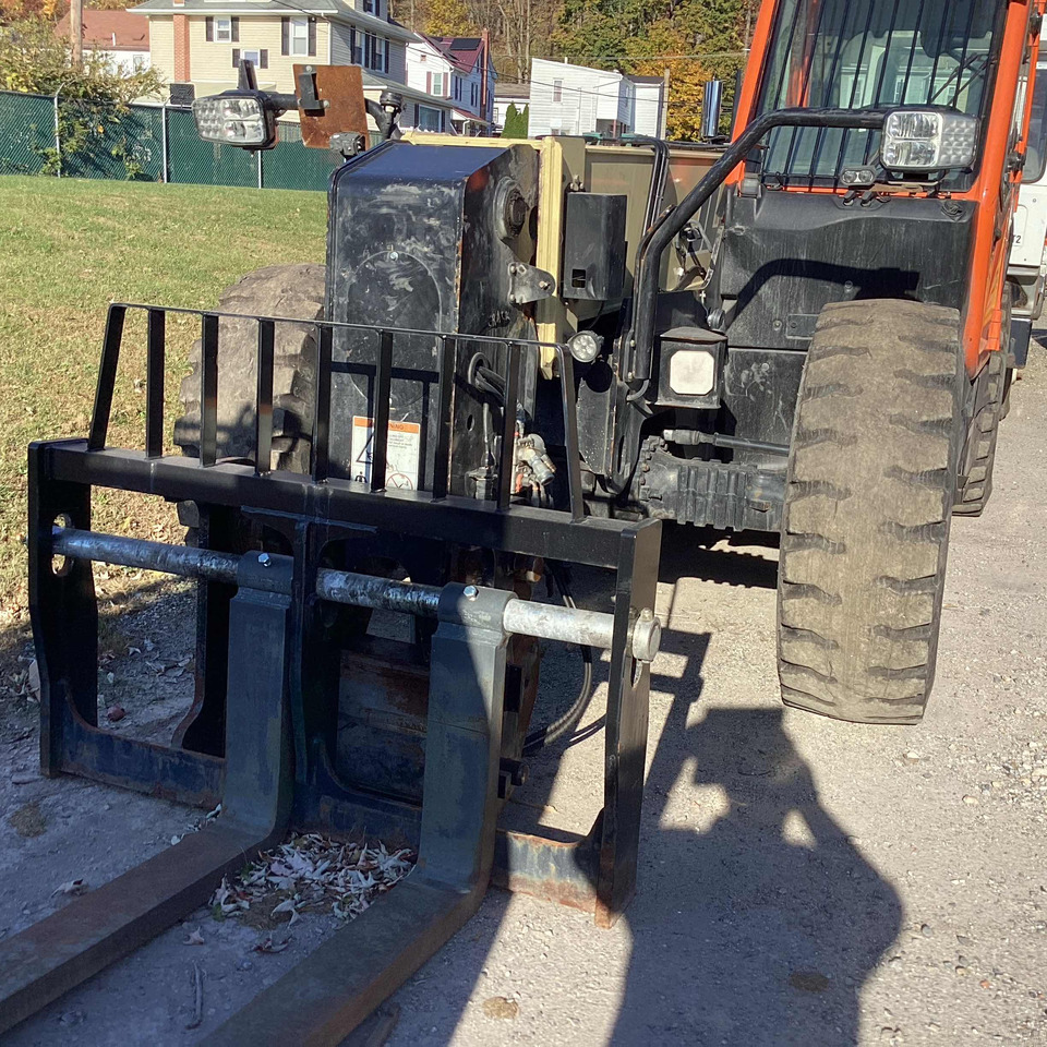 JLG 1732 - Chargeuse sur pneus télescopique: photos 4 JLG 1732 - Chargeuse sur pneus télescopique: photos 4