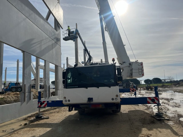 Liebherr LTM 1060-3.1 - Grue à tour: photos 4 Liebherr LTM 1060-3.1 - Grue à tour: photos 4