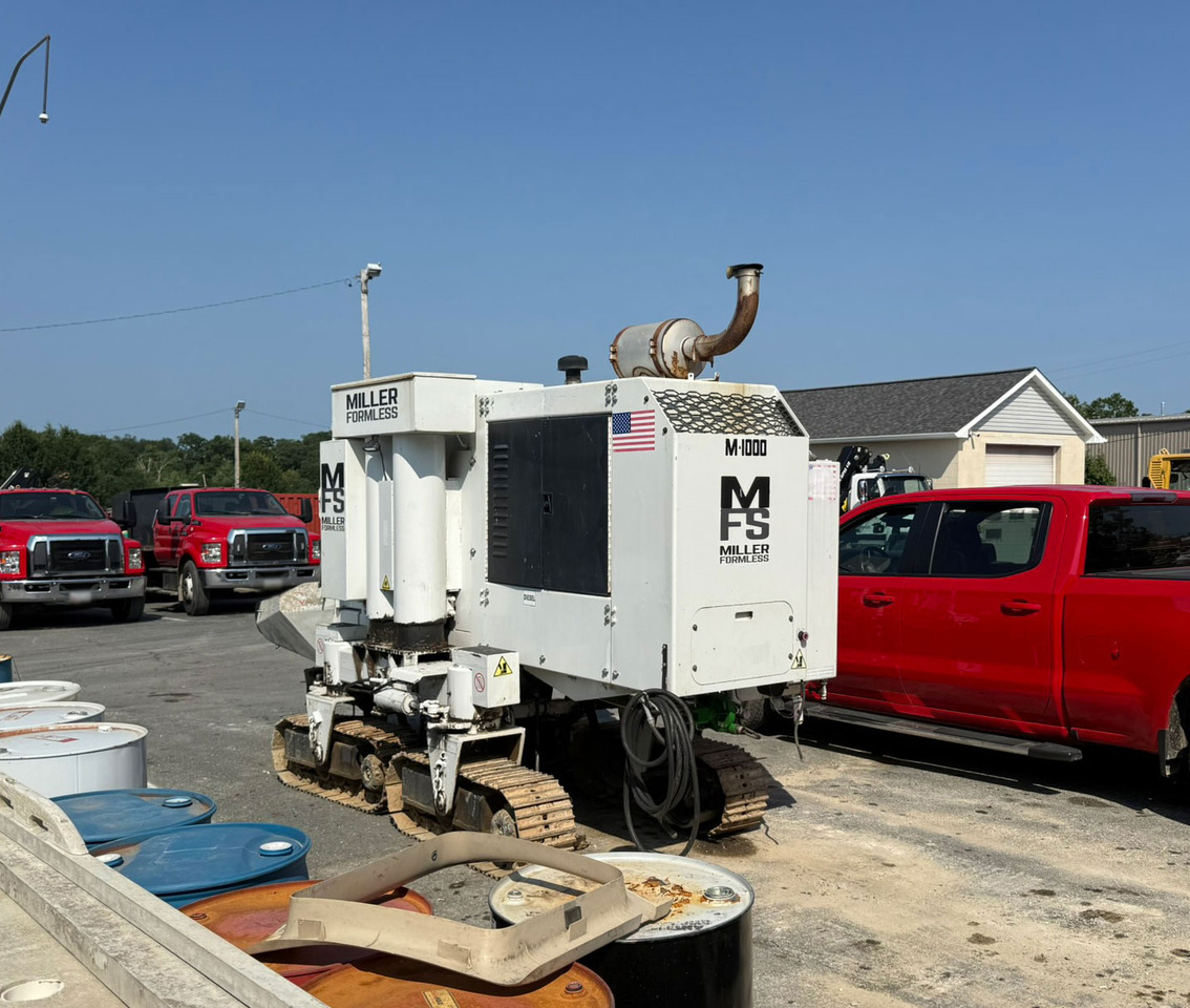 Miller Formless M-1000 - Finisseur: photos 2 Miller Formless M-1000 - Finisseur: photos 2