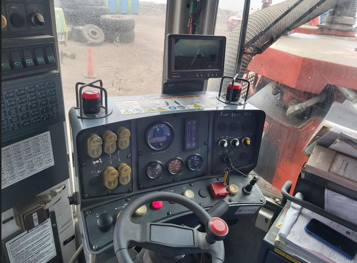 Sandvik DS411-C - Machine d'exploitation minière: photos 4 Sandvik DS411-C - Machine d'exploitation minière: photos 4