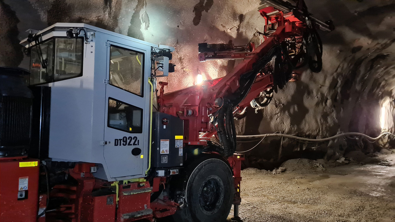 Sandvik DT922I - Machine d'exploitation minière: photos 3 Sandvik DT922I - Machine d'exploitation minière: photos 3