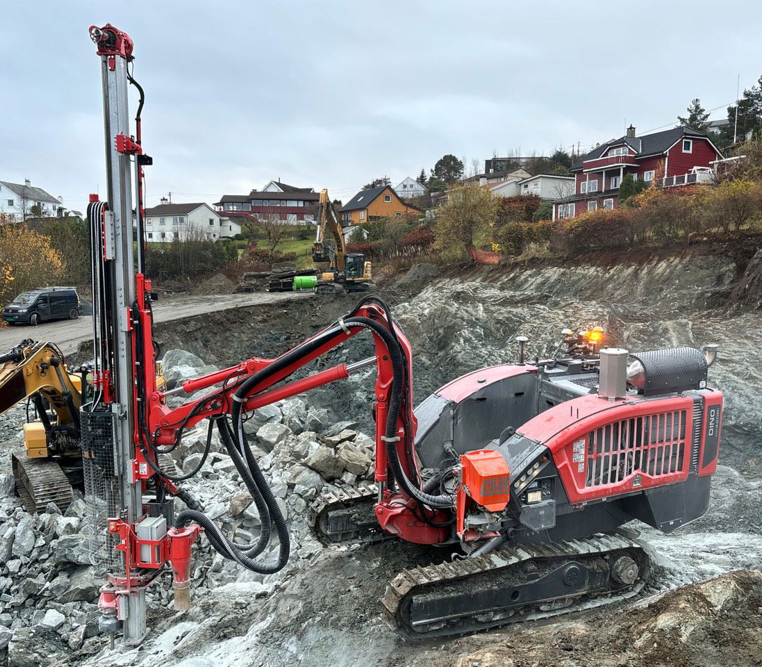 Sandvik Dino DC420Ri S5 - Foreuse: photos 1 Sandvik Dino DC420Ri S5 - Foreuse: photos 1