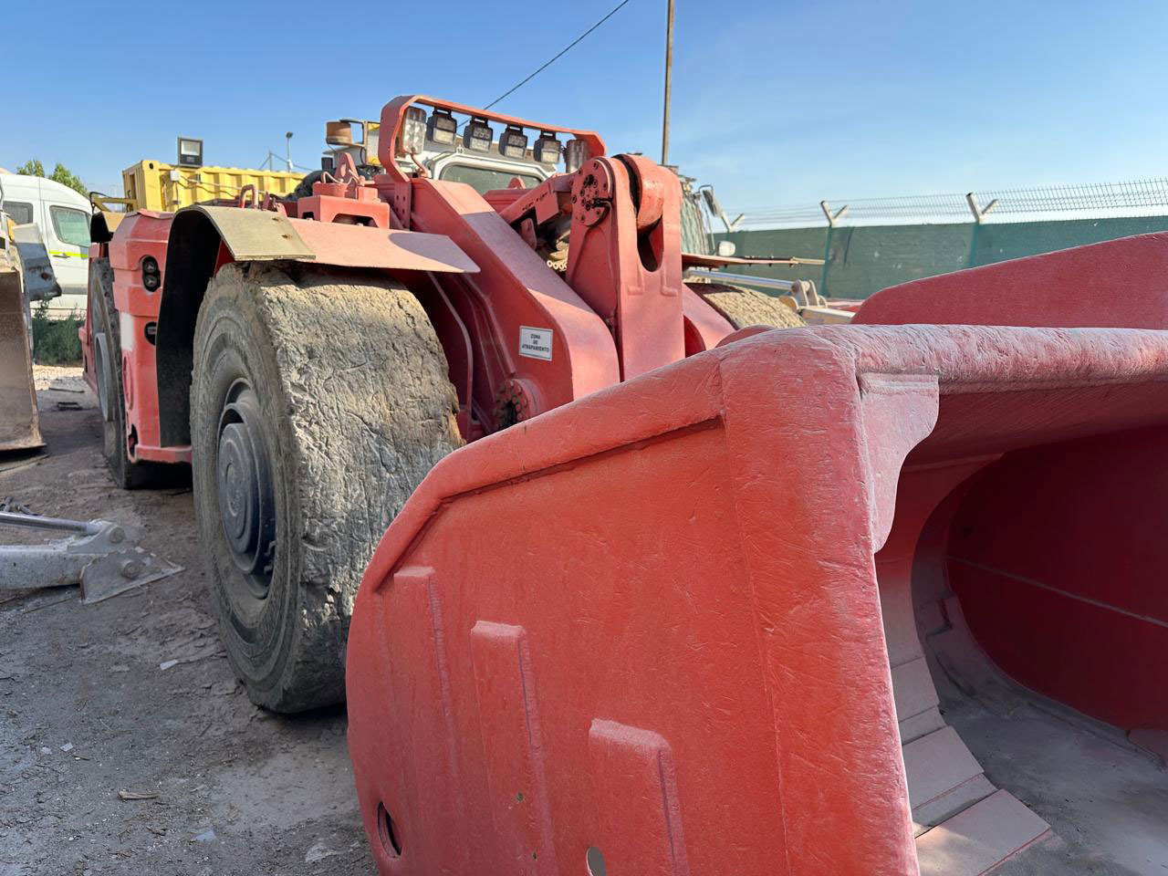 Sandvik LH410 - Aléseuse directionnelle: photos 1 Sandvik LH410 - Aléseuse directionnelle: photos 1