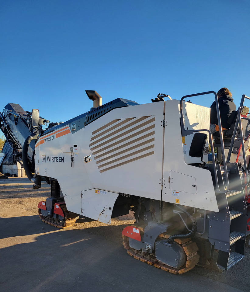Wirtgen W 120 CFI - Fraiseuse à froid: photos 1 Wirtgen W 120 CFI - Fraiseuse à froid: photos 1