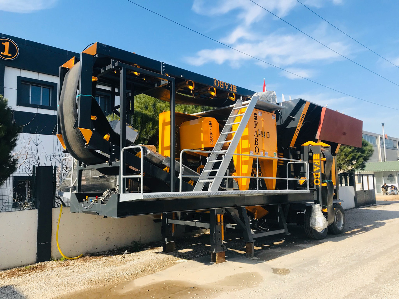 FABO mobile jaw crusher - Concasseur à mâchoires: photos 2 FABO mobile jaw crusher - Concasseur à mâchoires: photos 2
