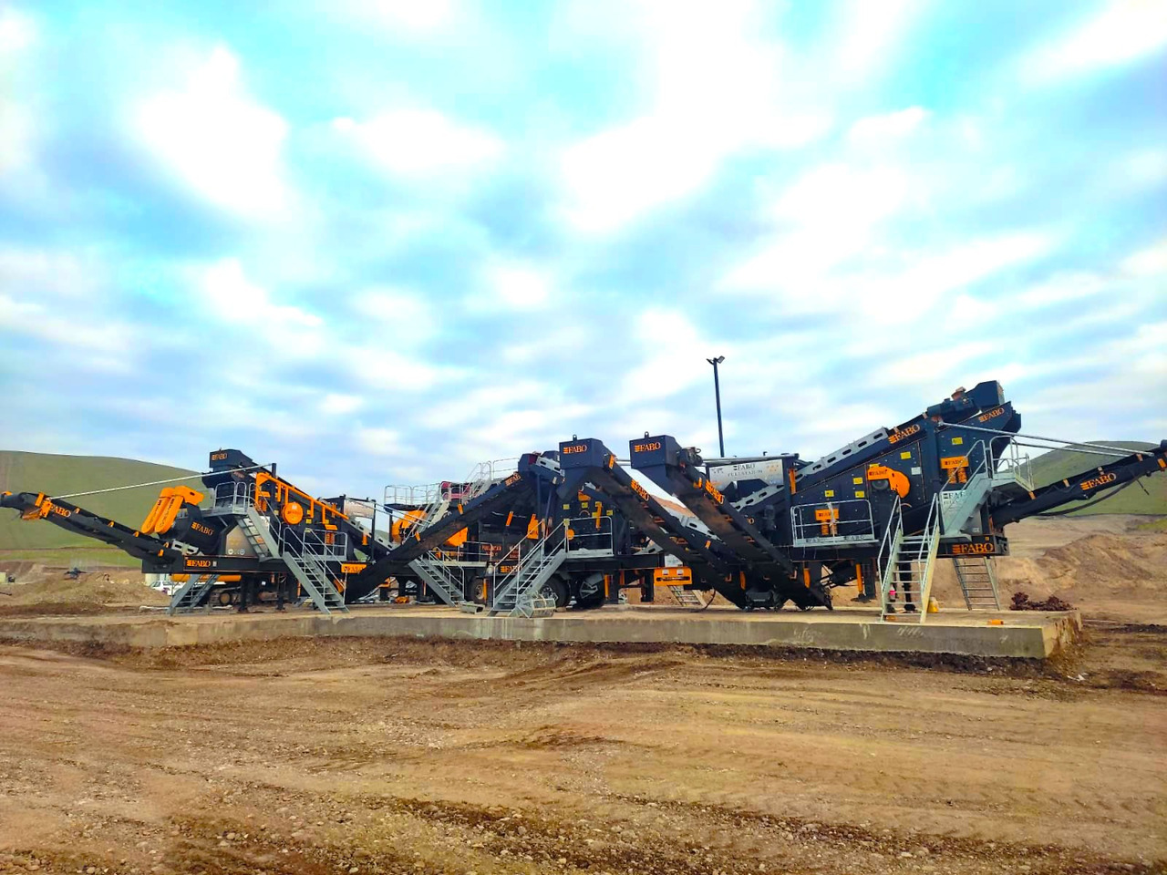 FABO mobile jaw crusher - Concasseur à mâchoires: photos 5 FABO mobile jaw crusher - Concasseur à mâchoires: photos 5