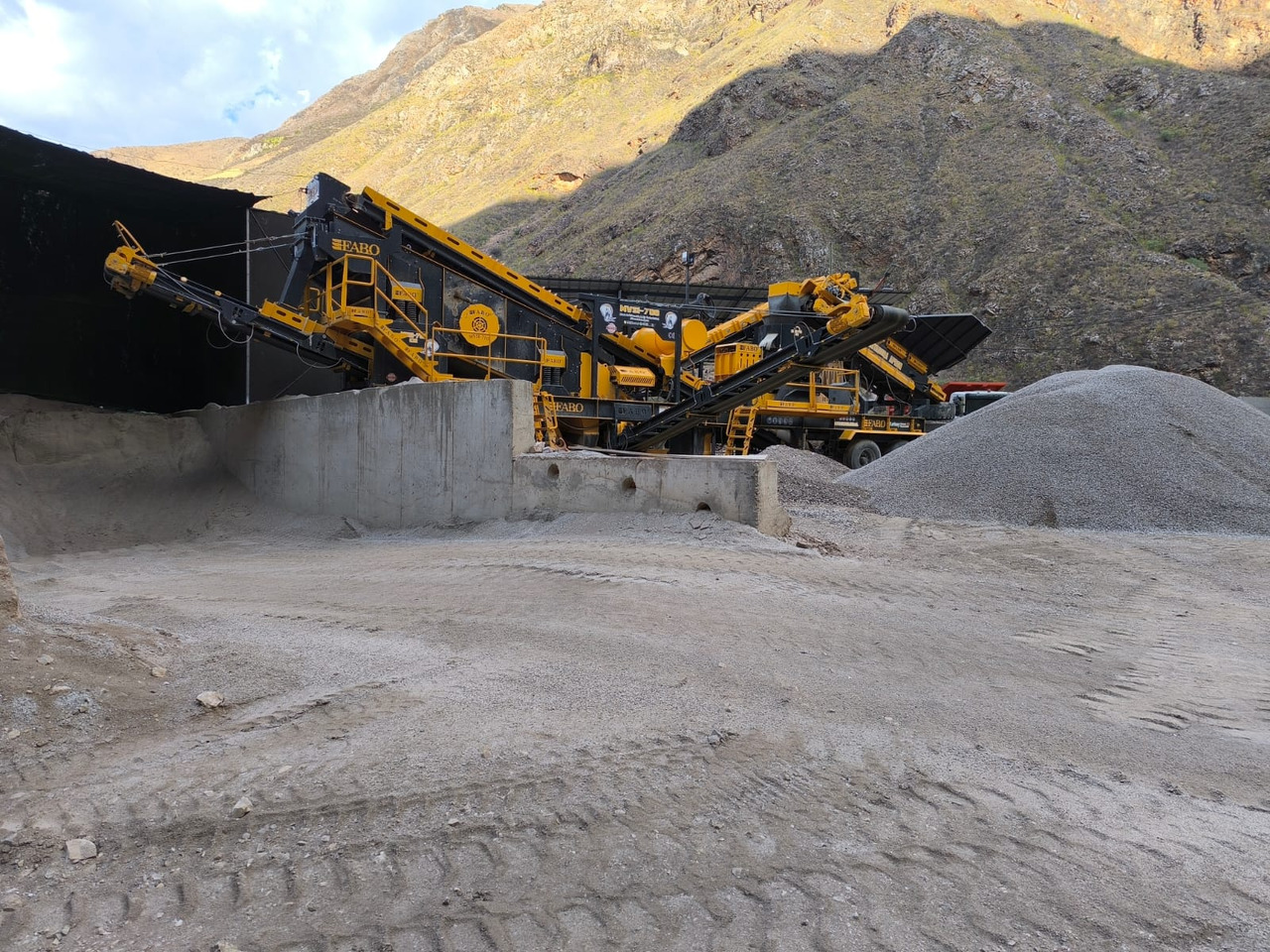 Fabo mobile impact crusher - Concasseur à percussion: photos 1 Fabo mobile impact crusher - Concasseur à percussion: photos 1