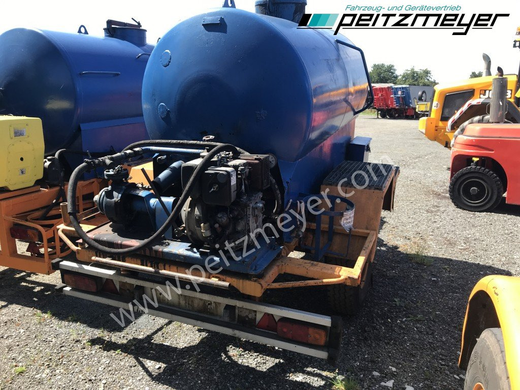 BATHE 1 Achs Anhänger Bitum / Teerkocher - 2,8 m³ Hatz Diesel-Motor 1 D 42 Z - Remorque citerne: photos 1 BATHE 1 Achs Anhänger Bitum / Teerkocher - 2,8 m³ Hatz Diesel-Motor 1 D 42 Z - Remorque citerne: photos 1