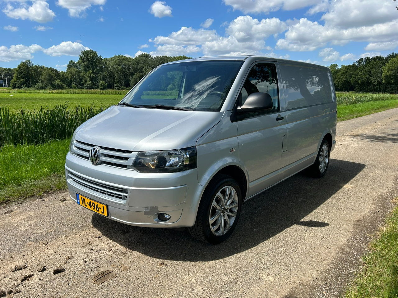 Volkswagen Transporter 2.0 TDI Bleumotion Technology L1 H1 114 PK apk 14-12-2024 Airco NL - Fourgonnette: photos 2 Volkswagen Transporter 2.0 TDI Bleumotion Technology L1 H1 114 PK apk 14-12-2024 Airco NL - Fourgonnette: photos 2