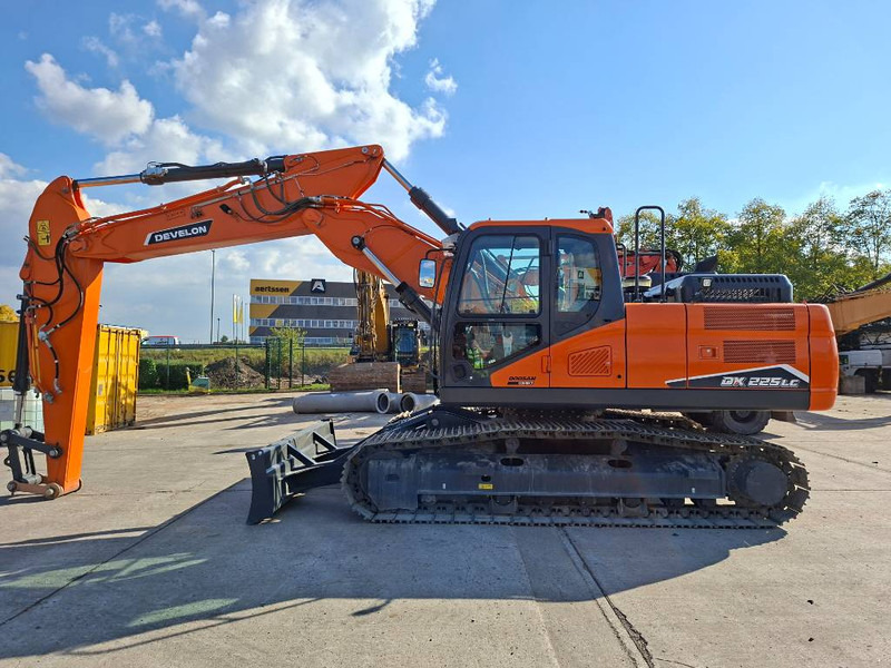 Develon DX 225 LC-7 - Pelle sur chenille: photos 1 Develon DX 225 LC-7 - Pelle sur chenille: photos 1
