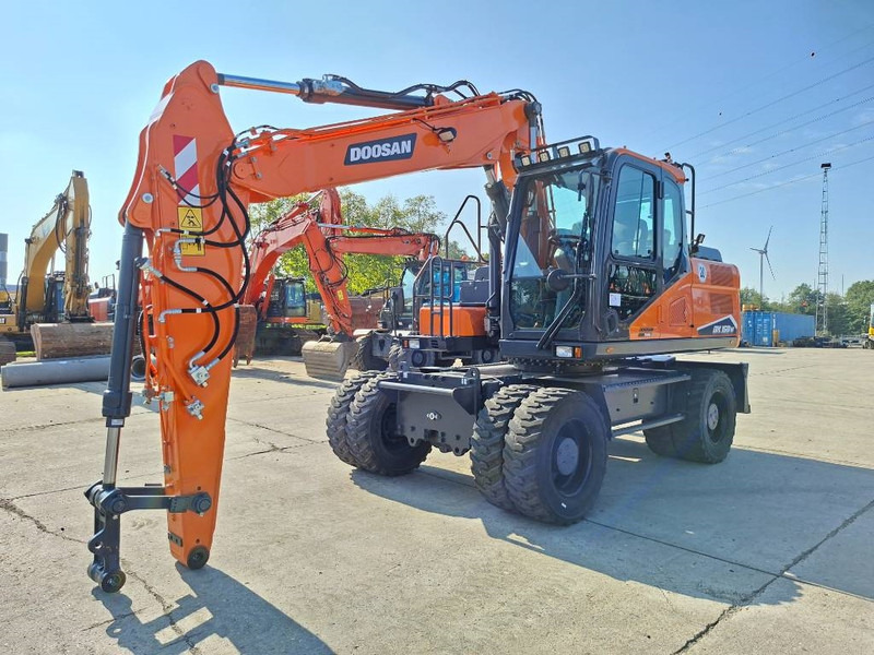 Doosan DX 160 W-7 (EX Demo) - Pelle sur pneus: photos 2 Doosan DX 160 W-7 (EX Demo) - Pelle sur pneus: photos 2