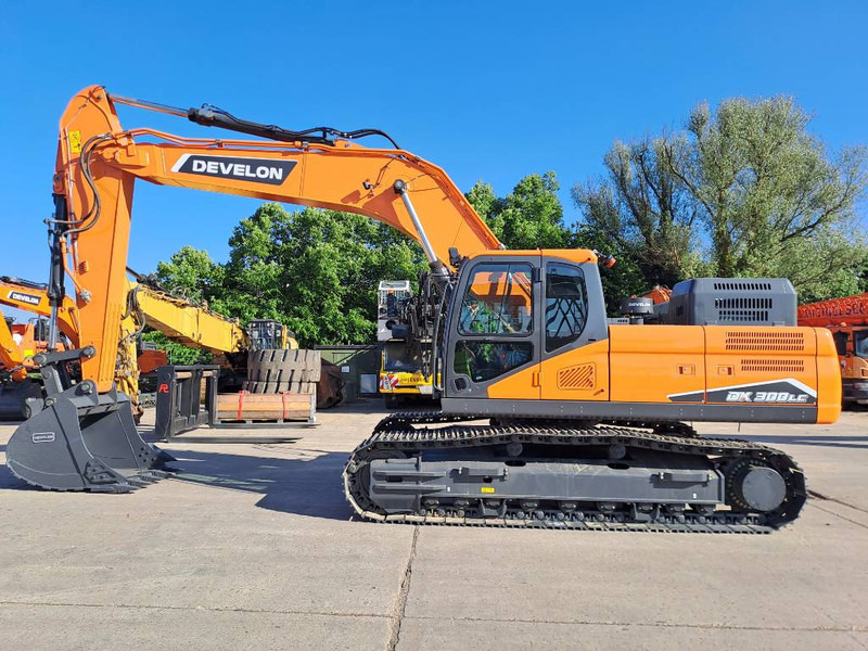 Doosan DX 300 LC-7M (UNUSED, 4 Pieces available) - Pelle sur chenille: photos 1 Doosan DX 300 LC-7M (UNUSED, 4 Pieces available) - Pelle sur chenille: photos 1