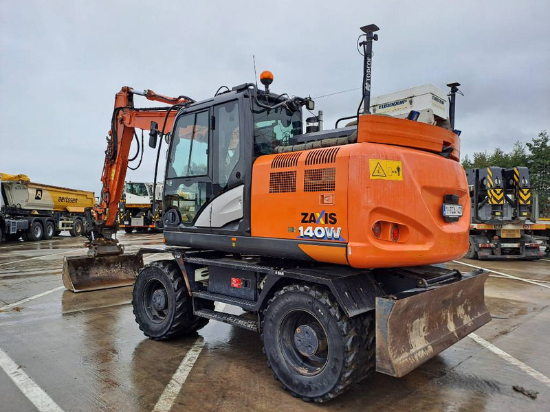 Hitachi ZX140WTB-6 (Topcon GPS + Engcon) - Pelle sur pneus: photos 2 Hitachi ZX140WTB-6 (Topcon GPS + Engcon) - Pelle sur pneus: photos 2