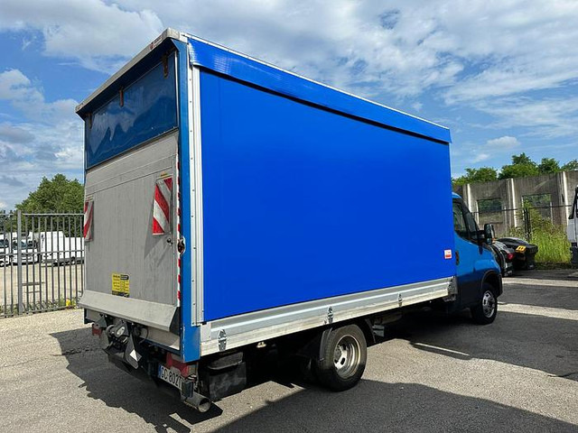 Iveco 35C16 - Utilitaire rideaux coulissants (PLSC): photos 4 Iveco 35C16 - Utilitaire rideaux coulissants (PLSC): photos 4