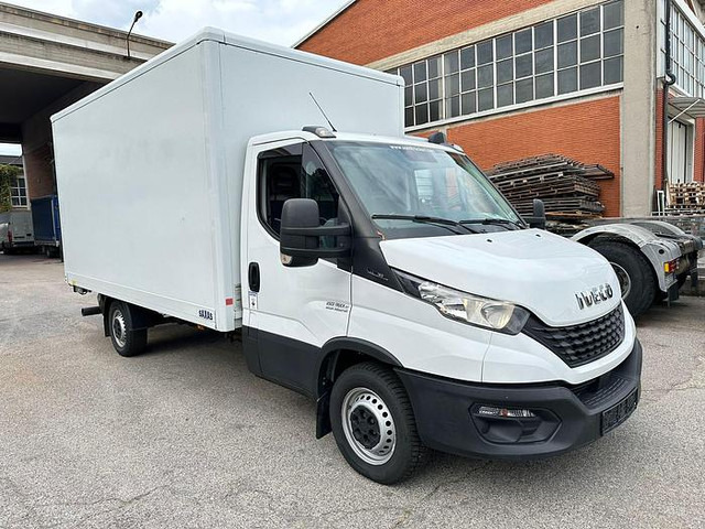 Iveco 35S16 - Fourgon grand volume: photos 1 Iveco 35S16 - Fourgon grand volume: photos 1
