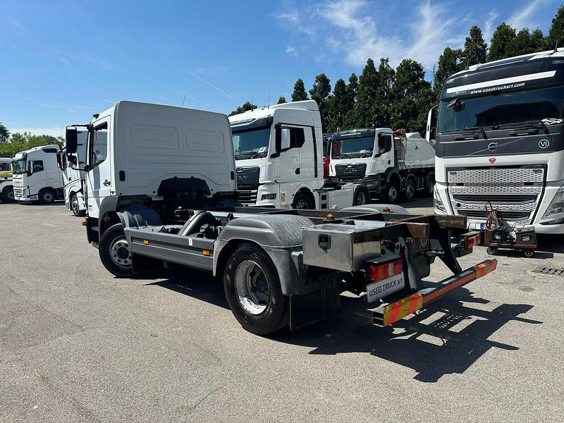 Mercedes-Benz Atego 13.23 - Châssis cabine: photos 2 Mercedes-Benz Atego 13.23 - Châssis cabine: photos 2