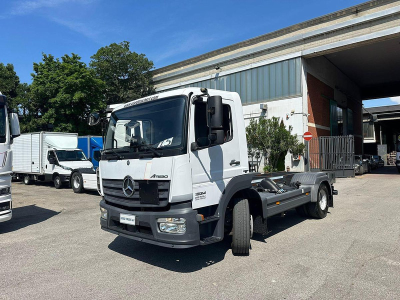 Mercedes-Benz Atego 13.23 - Châssis cabine: photos 1 Mercedes-Benz Atego 13.23 - Châssis cabine: photos 1