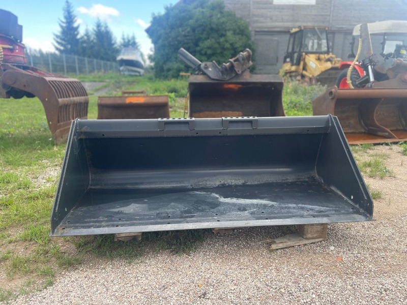 BOBCAT 1730mm - Godet pour Mini chargeuse: photos 2 BOBCAT 1730mm - Godet pour Mini chargeuse: photos 2