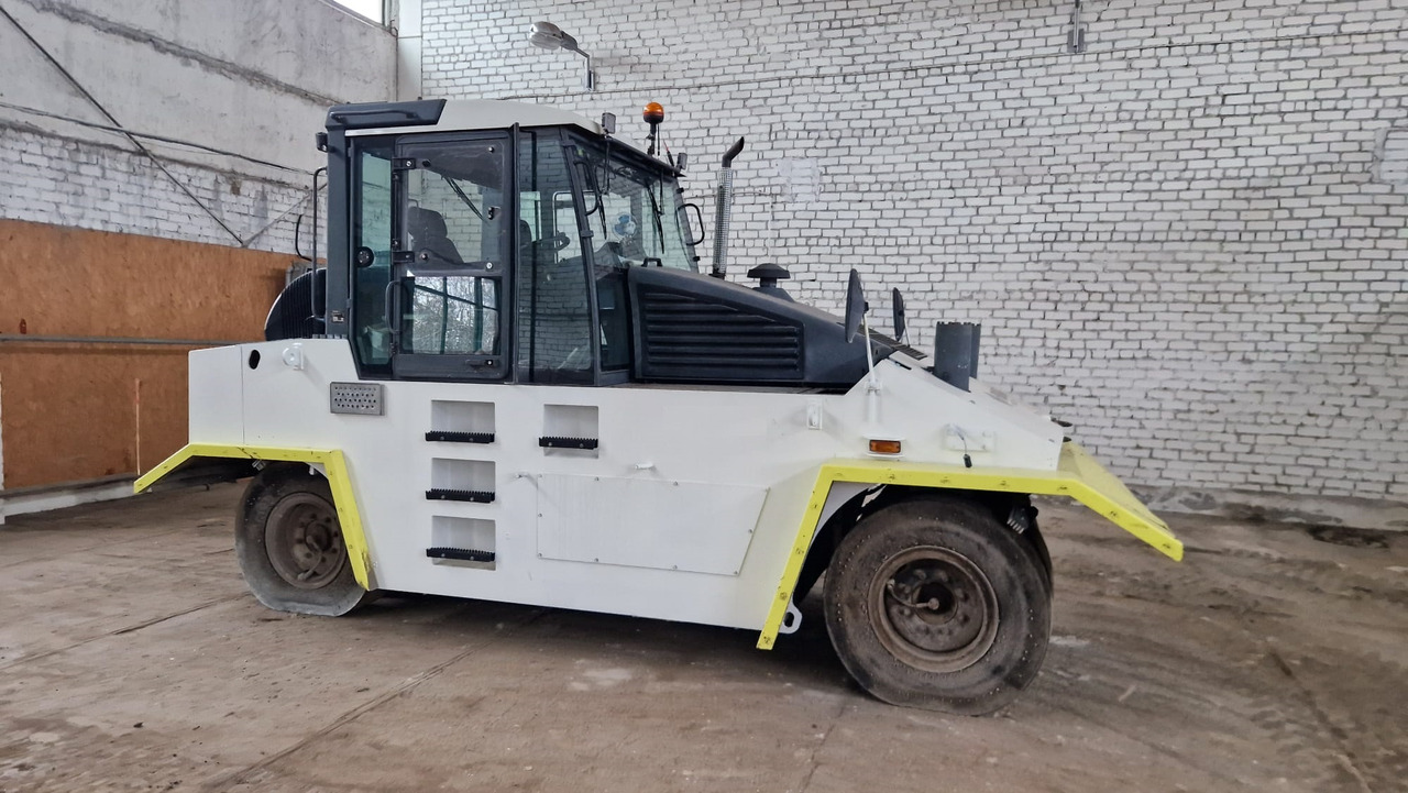 BOMAG BW24 R - Compacteur à pneus: photos 1 BOMAG BW24 R - Compacteur à pneus: photos 1