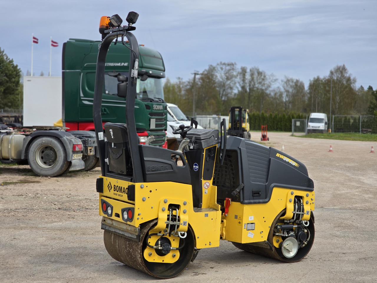 BOMAG BW80-AD5 - Mini compacteur: photos 3 BOMAG BW80-AD5 - Mini compacteur: photos 3