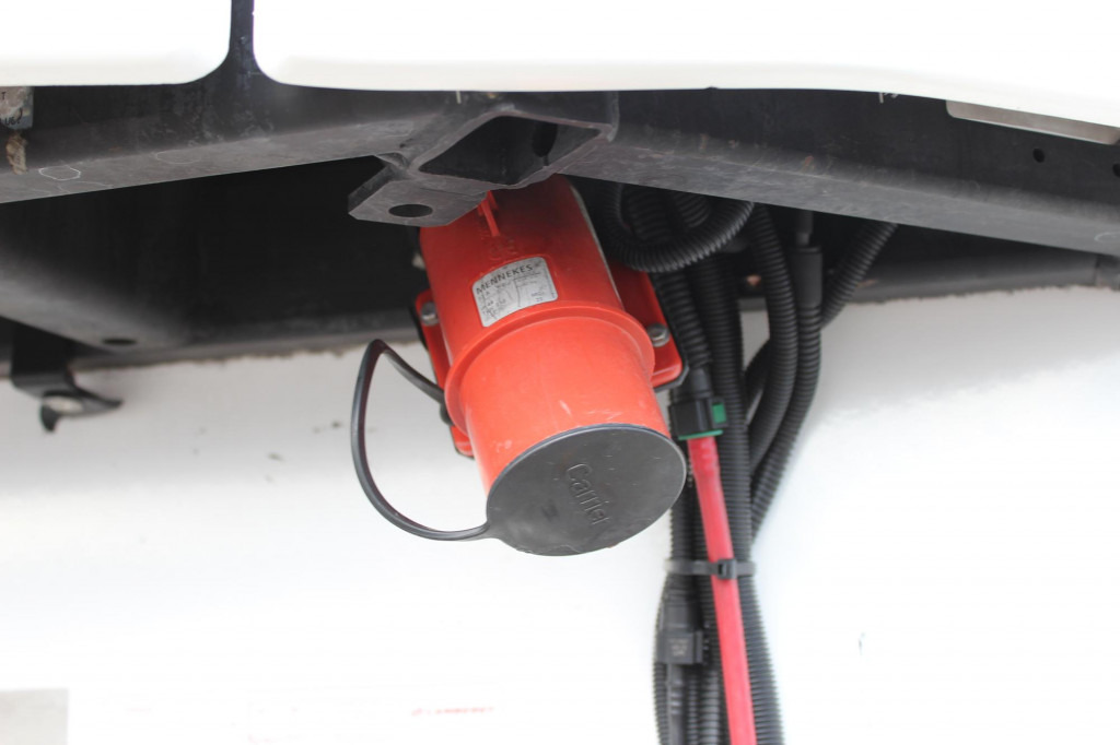 Semi-remorque frigorifique Lamberet CV 1950Mt. 2,65h Bi Multi Temp. Strom FRC: photos 7 Semi-remorque frigorifique Lamberet CV 1950Mt. 2,65h Bi Multi Temp. Strom FRC: photos 7