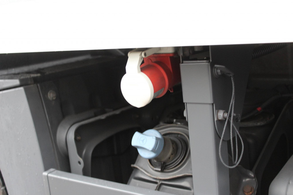 Mercedes-Benz Actros 1830 E6 TK T-1200R Multi Bi-Temp LBW AHK - Camion frigorifique: photos 5 Mercedes-Benz Actros 1830 E6 TK T-1200R Multi Bi-Temp LBW AHK - Camion frigorifique: photos 5