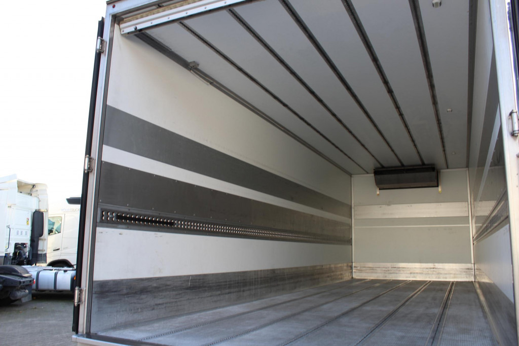 Mercedes-Benz Atego 1221 E6 TK T-800 R Strom Türen+LBW - Camion frigorifique: photos 2 Mercedes-Benz Atego 1221 E6 TK T-800 R Strom Türen+LBW - Camion frigorifique: photos 2