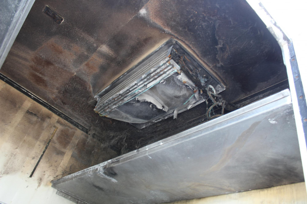 Renault D 7.5 E6 Kühler LBW+Rolltor Strom Klima 53Tkm! - Utilitaire frigorifique: photos 4 Renault D 7.5 E6 Kühler LBW+Rolltor Strom Klima 53Tkm! - Utilitaire frigorifique: photos 4