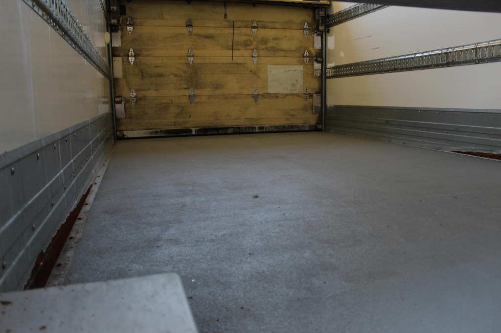 Renault D 7.5 E6 Kühler LBW+Rolltor Strom Klima 53Tkm! - Utilitaire frigorifique: photos 3 Renault D 7.5 E6 Kühler LBW+Rolltor Strom Klima 53Tkm! - Utilitaire frigorifique: photos 3