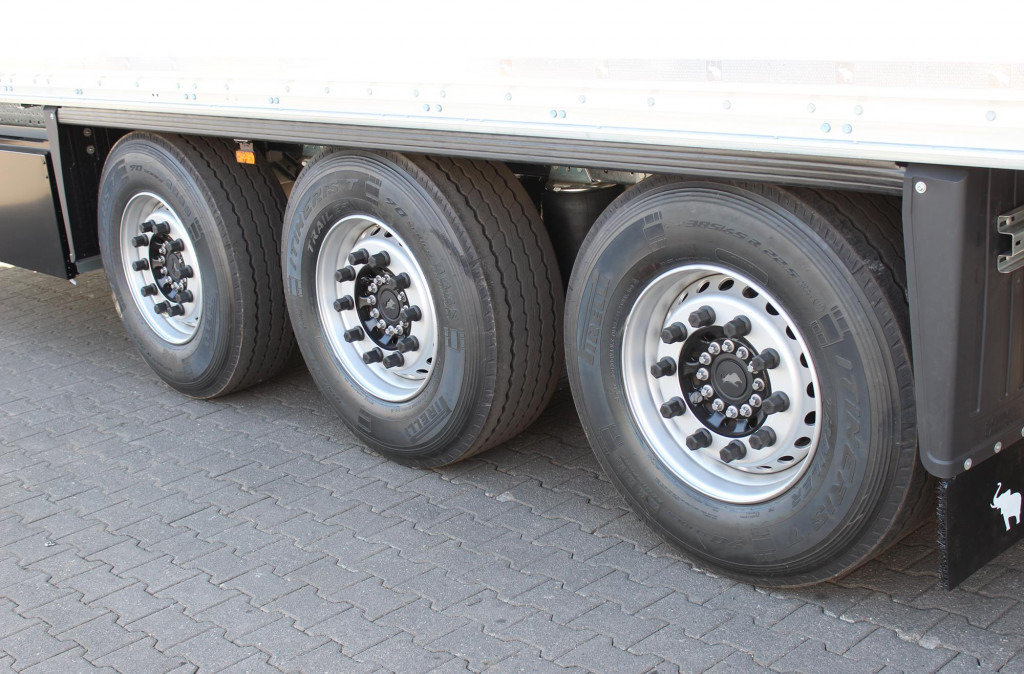 SCHMITZ Koffer 2,7h DS Ladebordwand MIETE - RENT - Semi-remorque fourgon: photos 4 SCHMITZ Koffer 2,7h DS Ladebordwand MIETE - RENT - Semi-remorque fourgon: photos 4