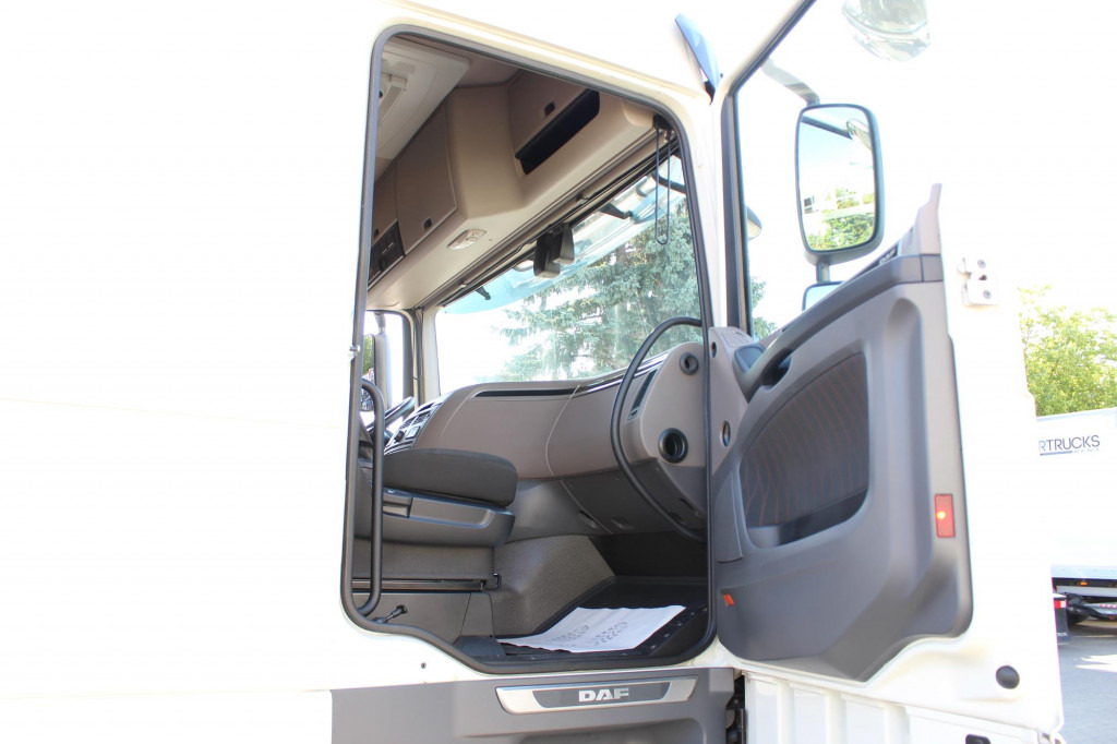 Daf XF 530 SC Retarder ACC LDWS Standklima Kühlbox - Tracteur routier: photos 2 Daf XF 530 SC Retarder ACC LDWS Standklima Kühlbox - Tracteur routier: photos 2