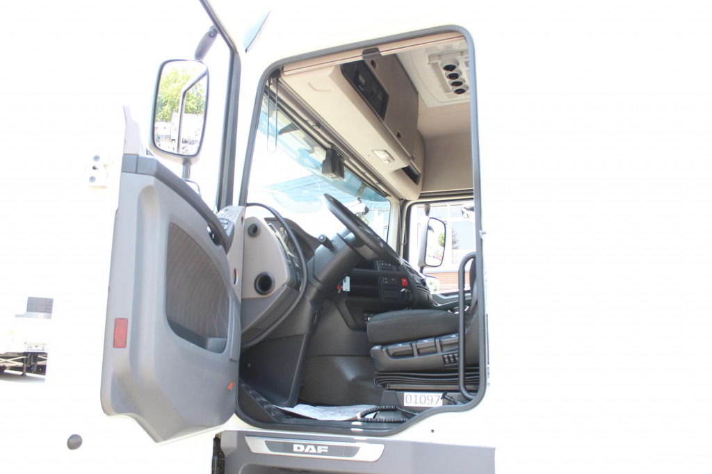 Daf XF 530 SC Retarder ACC LDWS Standklima Kühlbox - Tracteur routier: photos 4 Daf XF 530 SC Retarder ACC LDWS Standklima Kühlbox - Tracteur routier: photos 4