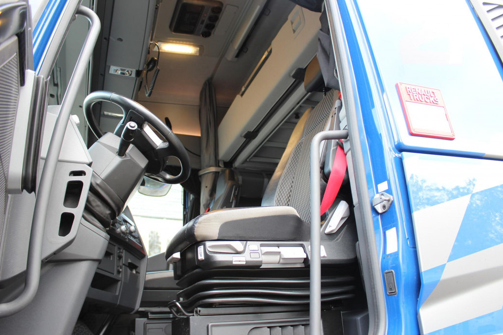 Renault T 520 E6 High Sleeper 2Tanks Kühlbox Leder - Tracteur routier: photos 2 Renault T 520 E6 High Sleeper 2Tanks Kühlbox Leder - Tracteur routier: photos 2