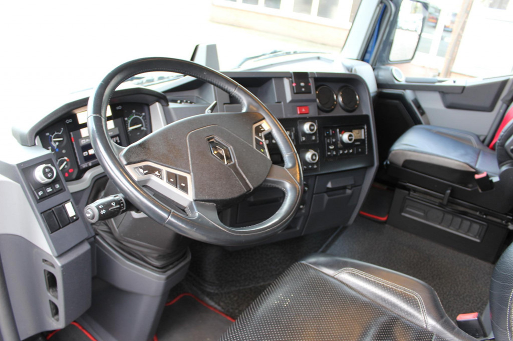 Renault T 520 E6 High Sleeper 2Tanks Kühlbox Leder - Tracteur routier: photos 4 Renault T 520 E6 High Sleeper 2Tanks Kühlbox Leder - Tracteur routier: photos 4