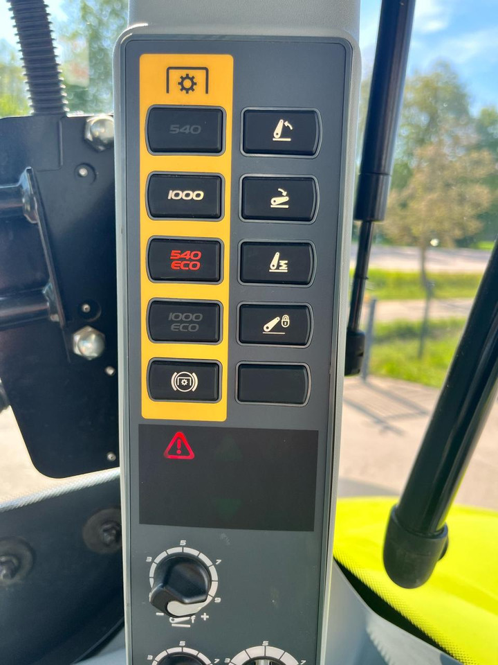 Tracteur agricole CLAAS Axion 930 CMATIC: photos 18