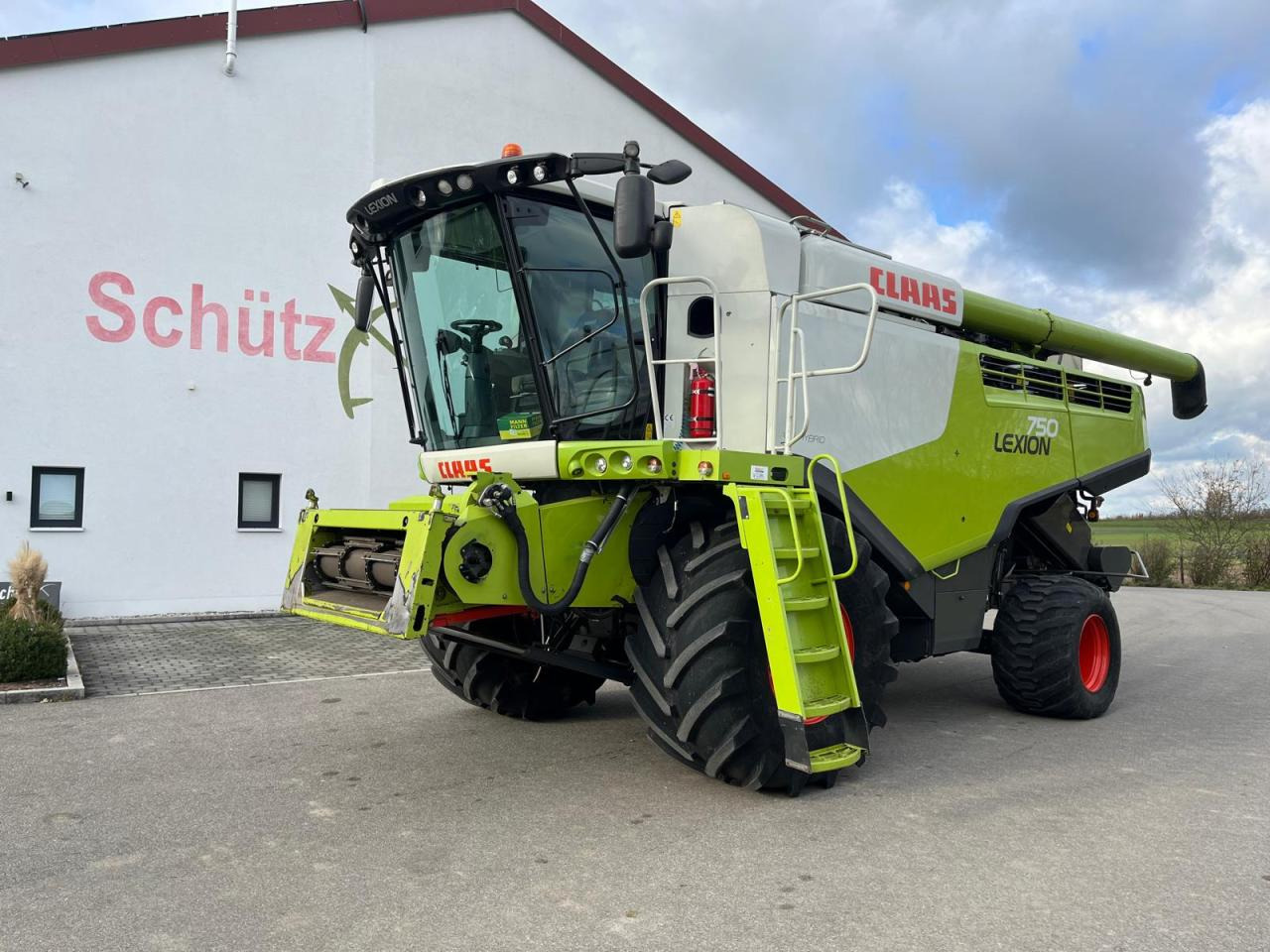 CLAAS Lexion 750 V-Kanal 3D, Baujahr 2017, 30kmh - Moissonneuse-batteuse: photos 1 CLAAS Lexion 750 V-Kanal 3D, Baujahr 2017, 30kmh - Moissonneuse-batteuse: photos 1