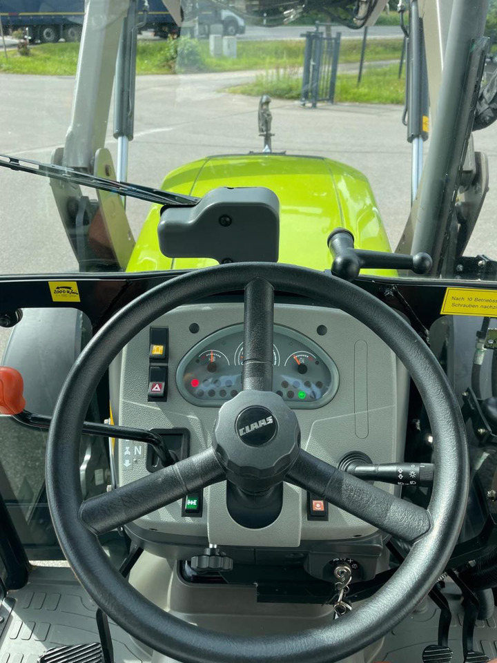 Tracteur agricole CLAAS Nexos 210 mit Frontlader und FZW, 236Bh, NEUWERTIG!: photos 14
