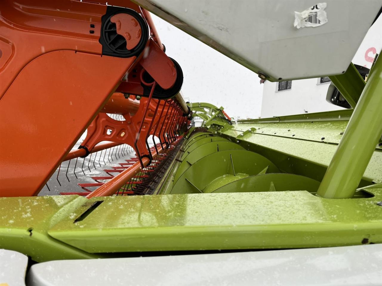 Moissoneuse CLAAS Schneidwerk Claas Vario V1050 mit LED Laserpilot links und rechts, Transportwagen 40 km/h: photos 10 Moissoneuse CLAAS Schneidwerk Claas Vario V1050 mit LED Laserpilot links und rechts, Transportwagen 40 km/h: photos 10