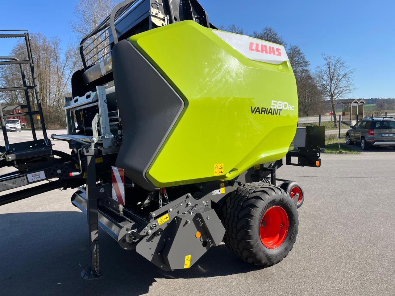 CLAAS Variant 580 RC neuwertige Claas Rundballenpresse, Baujahr 2023, ca. 1128 Ballen - Presse à balles rondes: photos 2 CLAAS Variant 580 RC neuwertige Claas Rundballenpresse, Baujahr 2023, ca. 1128 Ballen - Presse à balles rondes: photos 2