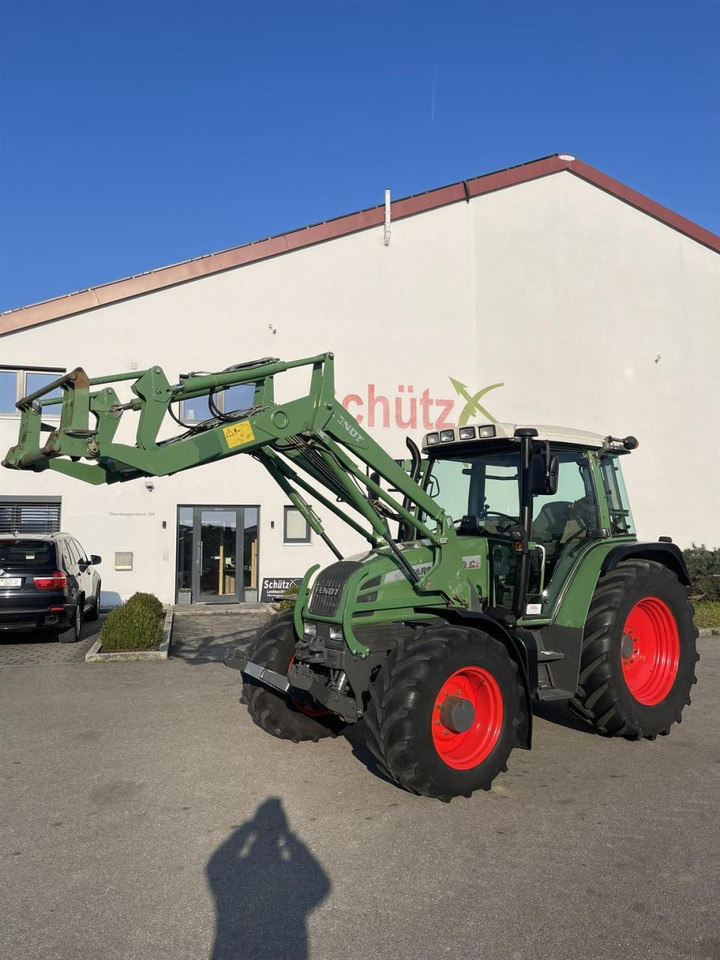 Fendt 309 Ci mit Frontlader, FKH, DL, Klima, 8250Bh, Baujahr 2005 - Tracteur agricole: photos 1 Fendt 309 Ci mit Frontlader, FKH, DL, Klima, 8250Bh, Baujahr 2005 - Tracteur agricole: photos 1
