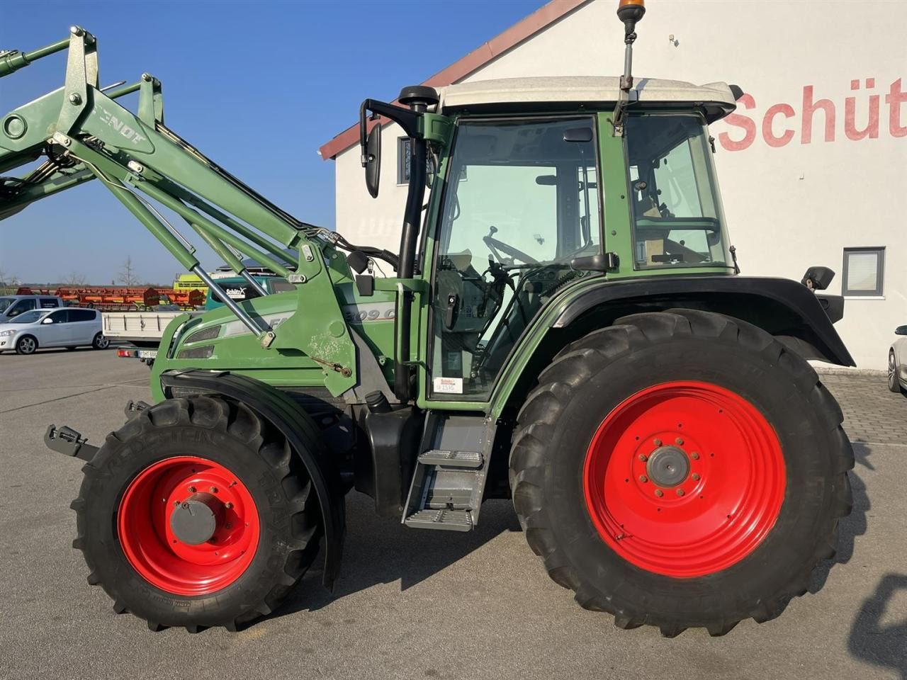 Fendt 309 Ci mit Frontlader, FKH, DL, Klima, 8250Bh, Baujahr 2005 - Tracteur agricole: photos 3 Fendt 309 Ci mit Frontlader, FKH, DL, Klima, 8250Bh, Baujahr 2005 - Tracteur agricole: photos 3