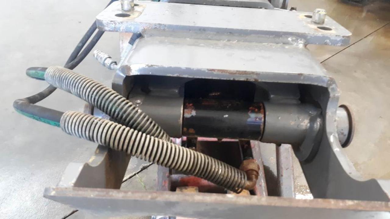 Fendt Hitch K80 ,Vario 718 - Attache rapide pour Tracteur agricole: photos 3 Fendt Hitch K80 ,Vario 718 - Attache rapide pour Tracteur agricole: photos 3