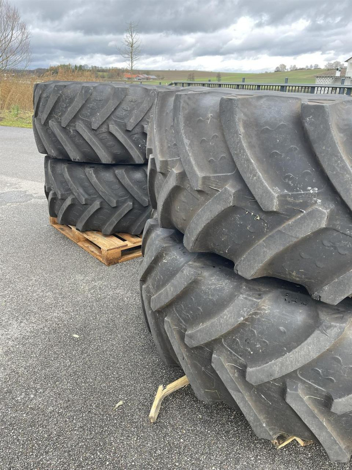 Fendt Räder 2.25m Spur, 828 826, 620/70 R46 600/70 R30 - Tracteur agricole: photos 3 Fendt Räder 2.25m Spur, 828 826, 620/70 R46 600/70 R30 - Tracteur agricole: photos 3