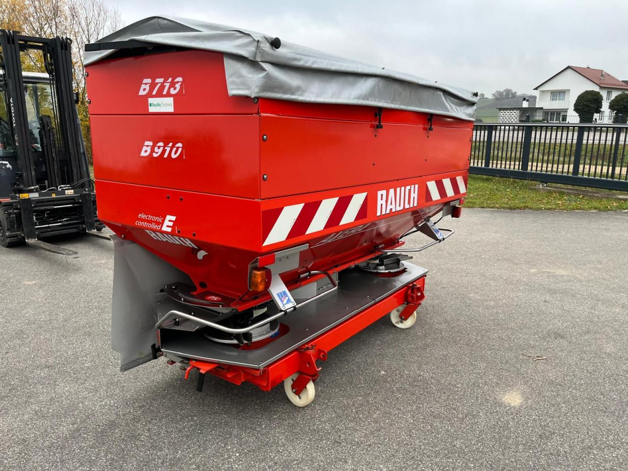 Rauch Axera H-EMC Top Zustand Düngerstreuer - Distributeur d'engrais: photos 5 Rauch Axera H-EMC Top Zustand Düngerstreuer - Distributeur d'engrais: photos 5