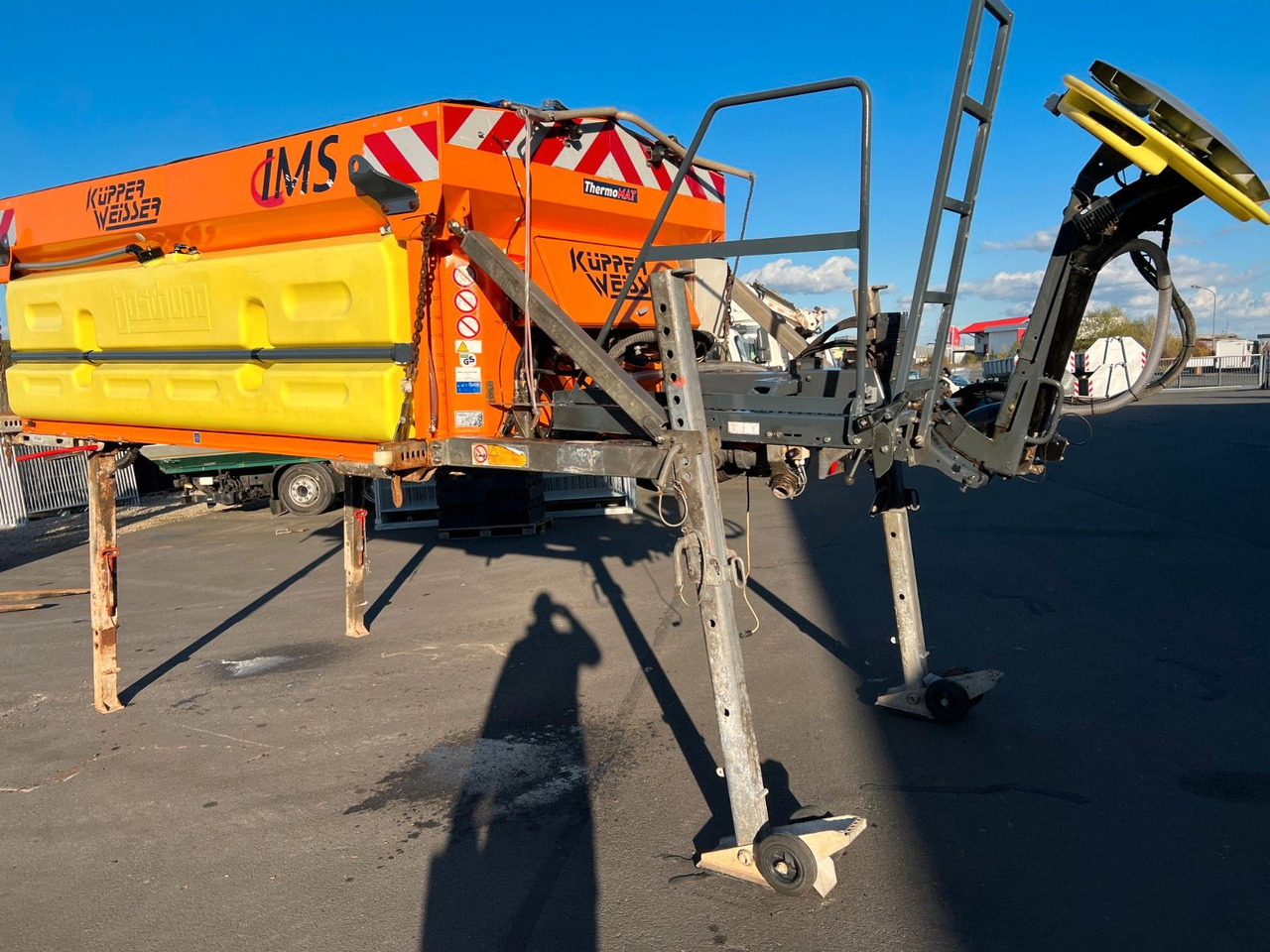 Küpper Weisser IMSSN E 35050HFH Küpper Weisser IMSSN E 35050HFH - Epandeur de sable pour Véhicule de voirie/ Spécial: photos 2 Küpper Weisser IMSSN E 35050HFH Küpper Weisser IMSSN E 35050HFH - Epandeur de sable pour Véhicule de voirie/ Spécial: photos 2